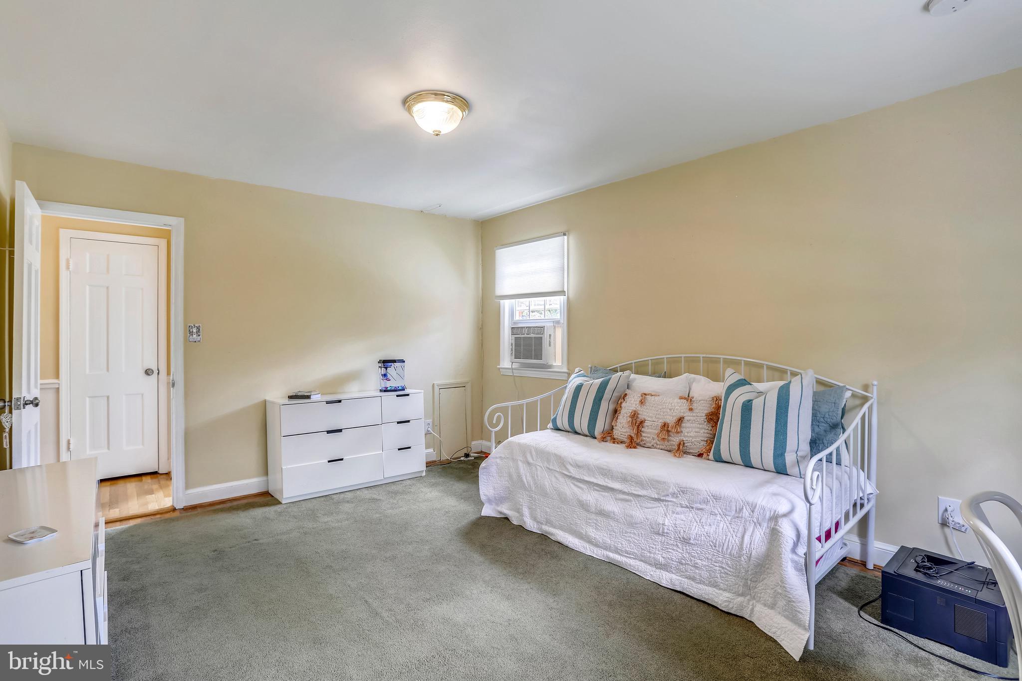 8636 Melwood Road Bethesda, MD 20817 - Photo 18 of 36 Bedroom