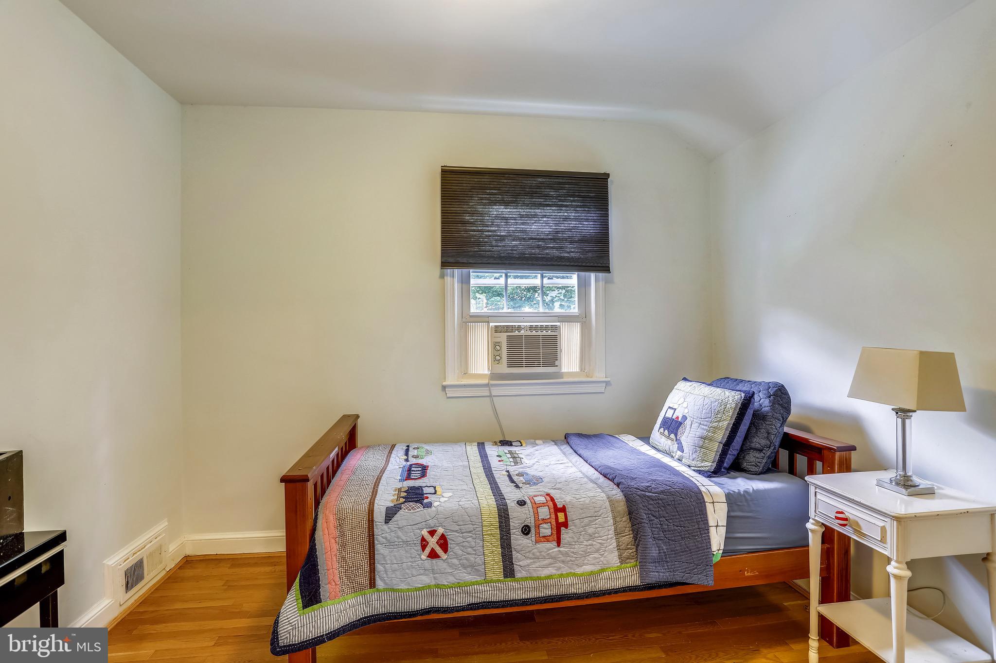 8636 Melwood Road Bethesda, MD 20817 - Photo 22 of 36 Bedroom