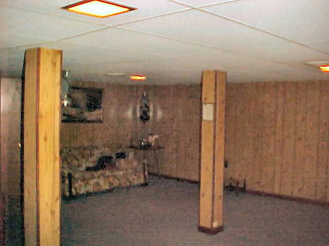 941 Estates Road Southeast Roanoke, VA 24014 - Photo 14 of 15 Family Room