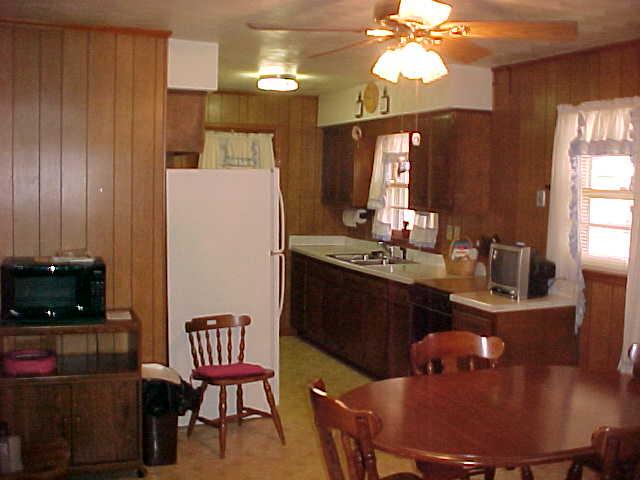 941 Estates Road Southeast Roanoke, VA 24014 - Photo 6 of 15 Kitchen