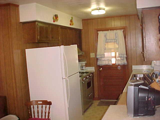 941 Estates Road Southeast Roanoke, VA 24014 - Photo 7 of 15 Kitchen