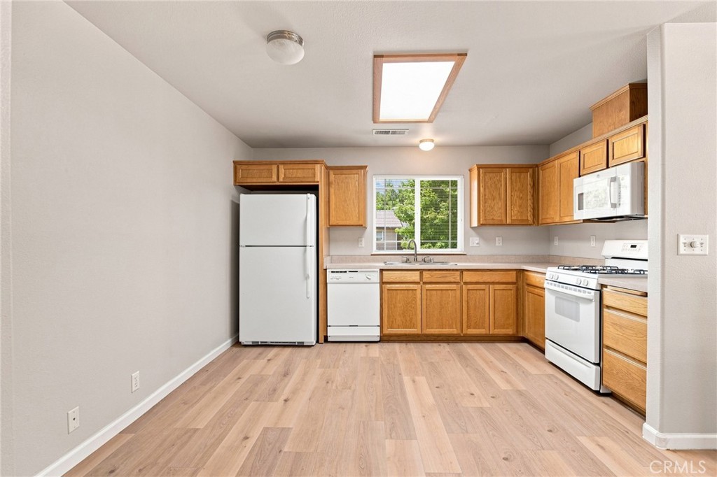 88 Key W Loop Chico, CA 95973 - Photo 8 of 25 2 bedroom kitchen with room for table
