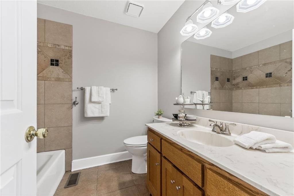 516 Sharon Drive Liberty, MO 64068 - Photo 19 of 33