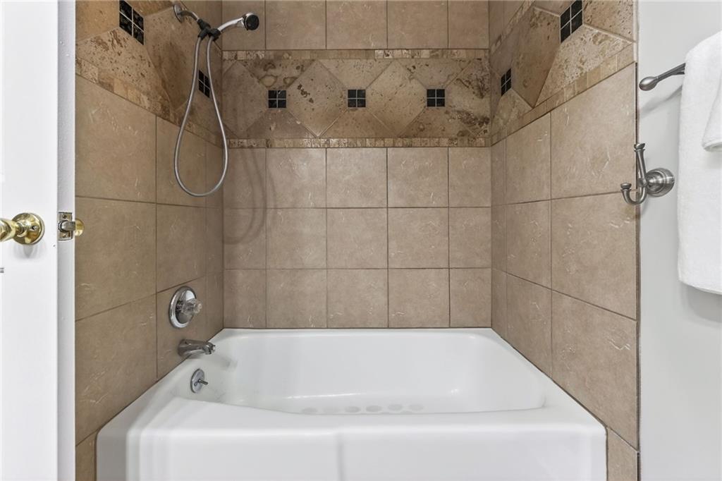 516 Sharon Drive Liberty, MO 64068 - Photo 20 of 33