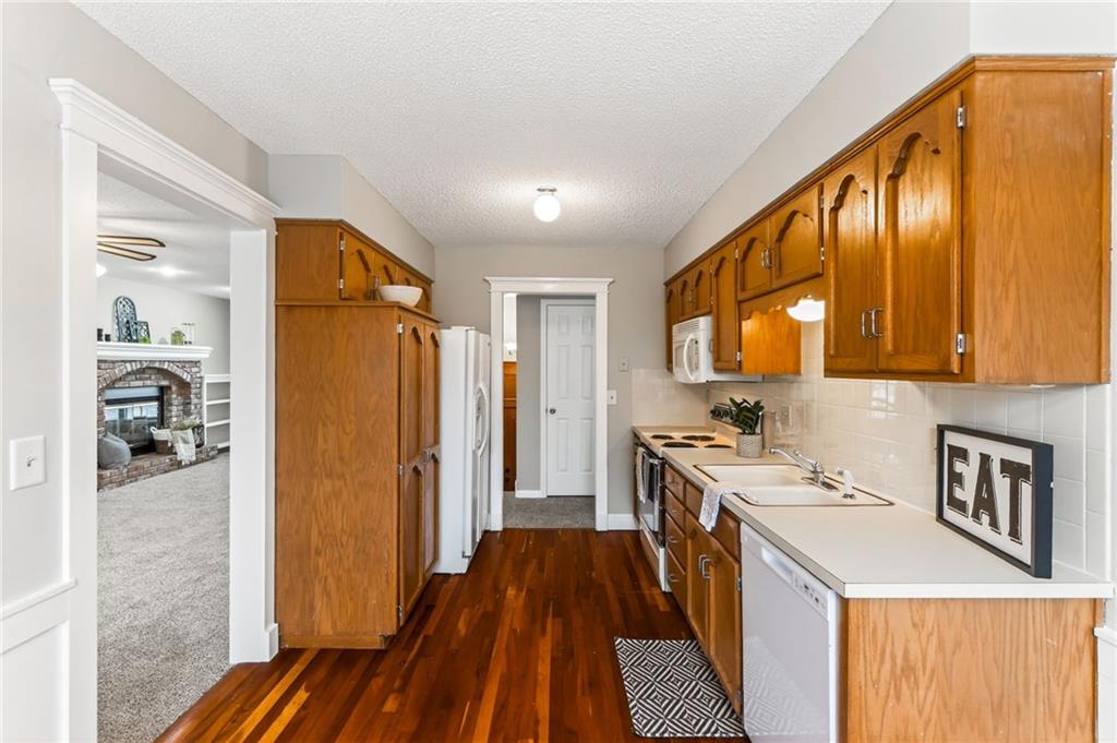 516 Sharon Drive Liberty, MO 64068 - Photo 8 of 33