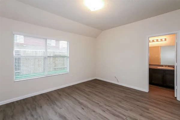 $1,950 | 5567 Latta Plantation Drive, Katy, TX 77449