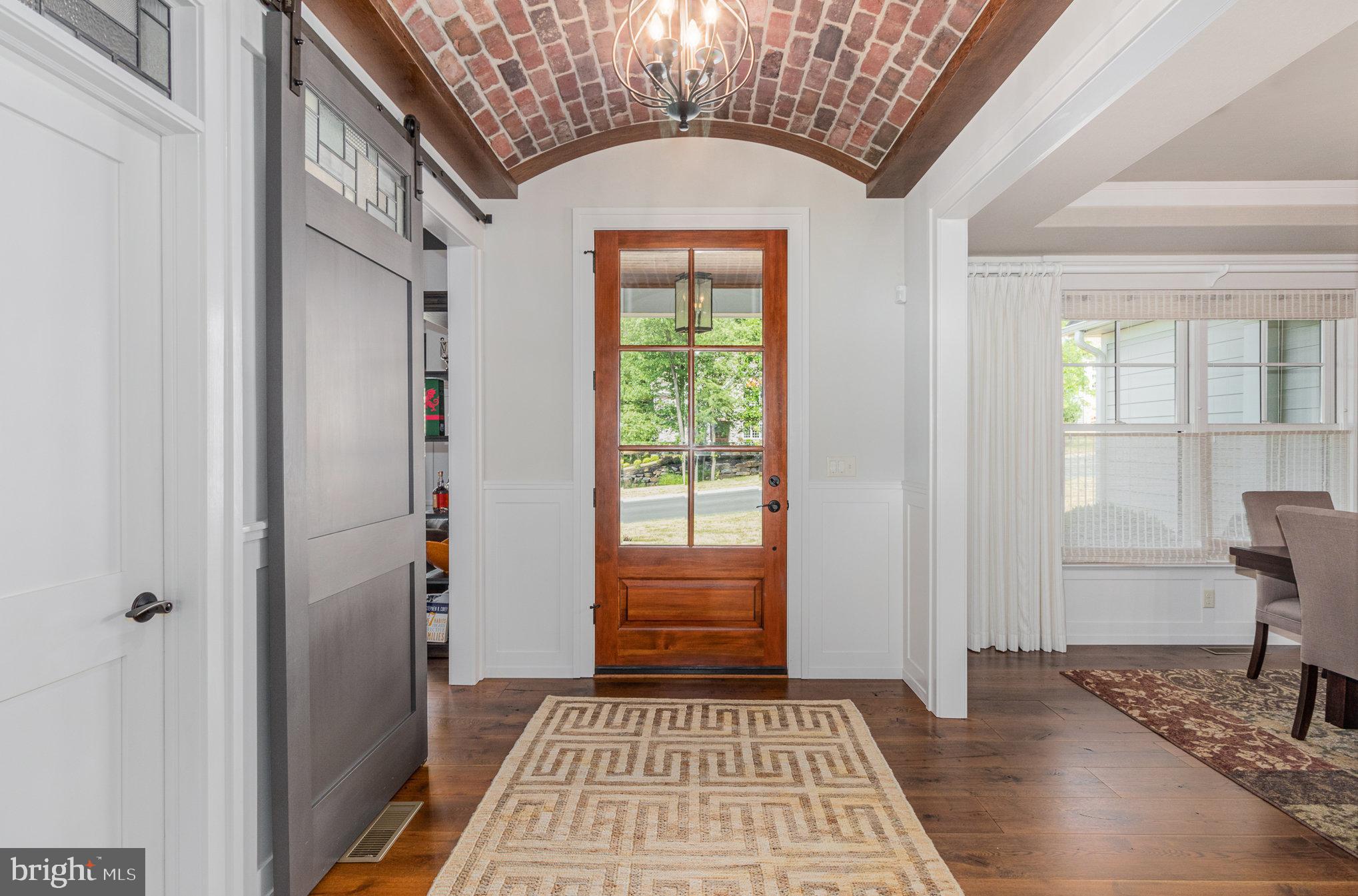 2745 Colonial Road Harrisburg, PA 17112 - Photo 4 of 51 Gallery Image 4