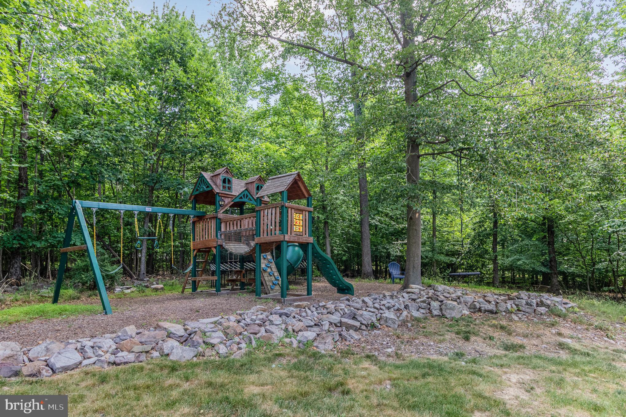 2745 Colonial Road Harrisburg, PA 17112 - Photo 44 of 51 Gallery Image 44
