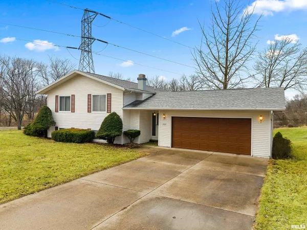 $425,000 | 220 South Pleasant Hill Road, East Peoria, IL 61611