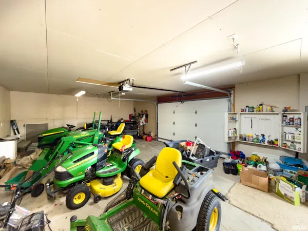 $425,000 | 220 South Pleasant Hill Road, East Peoria, IL 61611