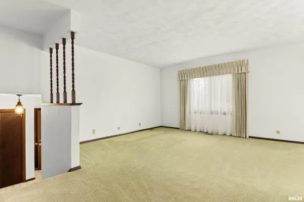 $425,000 | 220 South Pleasant Hill Road, East Peoria, IL 61611