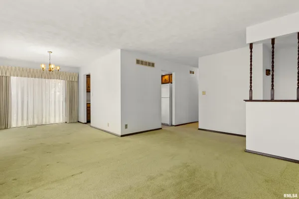 $425,000 | 220 South Pleasant Hill Road, East Peoria, IL 61611