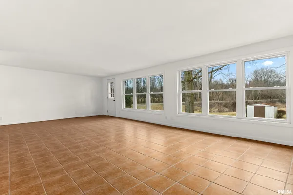 $425,000 | 220 South Pleasant Hill Road, East Peoria, IL 61611