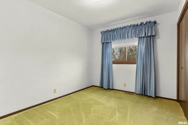 $425,000 | 220 South Pleasant Hill Road, East Peoria, IL 61611