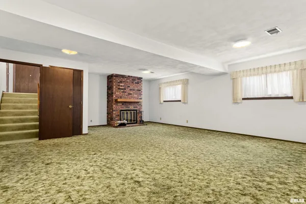 $425,000 | 220 South Pleasant Hill Road, East Peoria, IL 61611