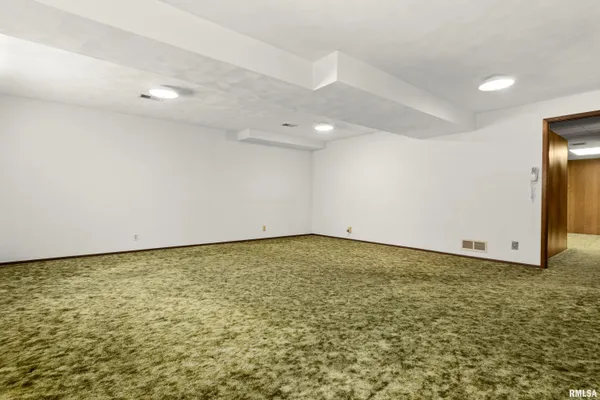 $425,000 | 220 South Pleasant Hill Road, East Peoria, IL 61611