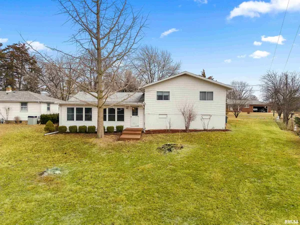 $425,000 | 220 South Pleasant Hill Road, East Peoria, IL 61611