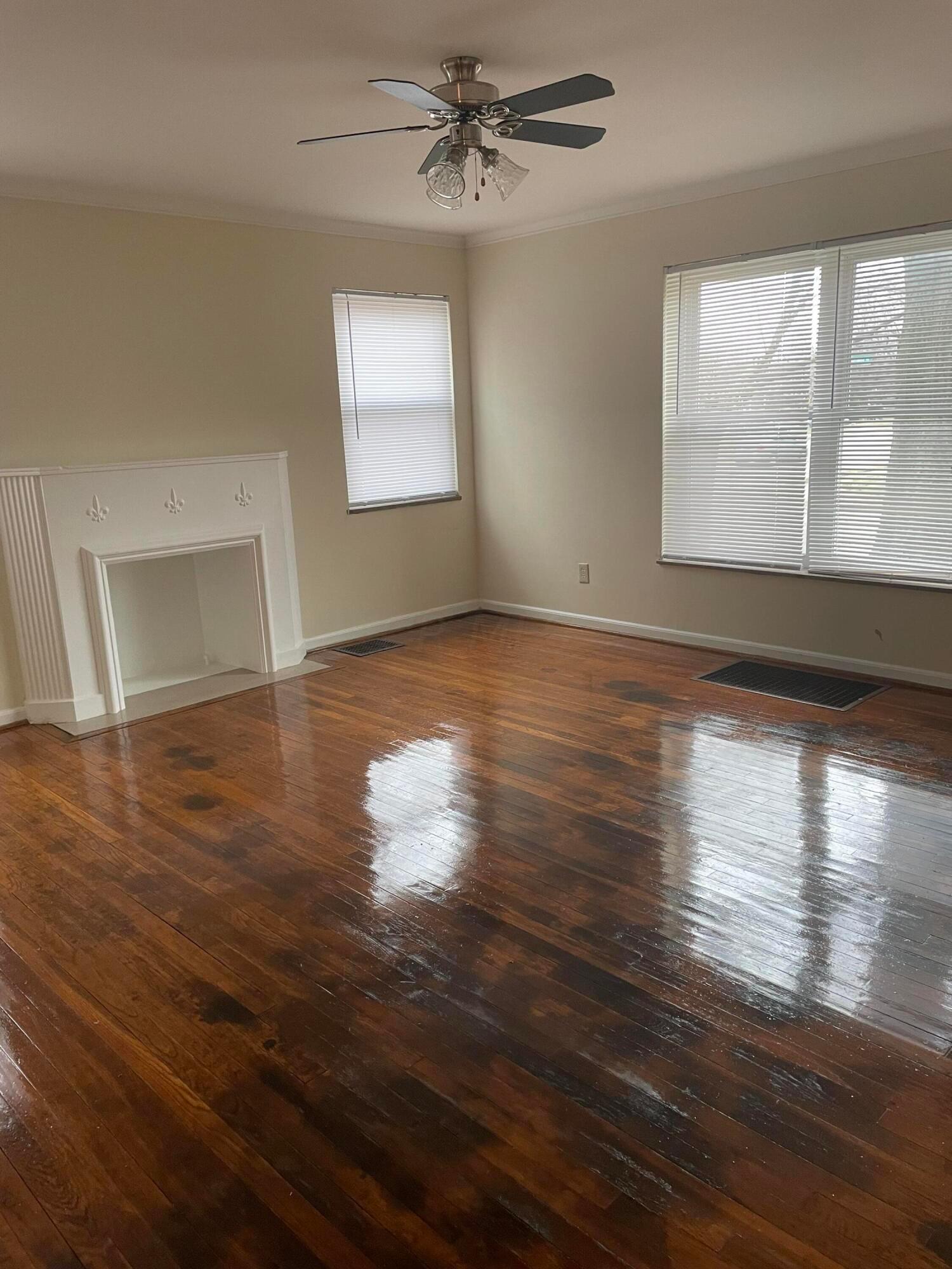 1156 South Cassingham Road Columbus, OH 43209 - Photo 13 of 20 1156ALivingroom
