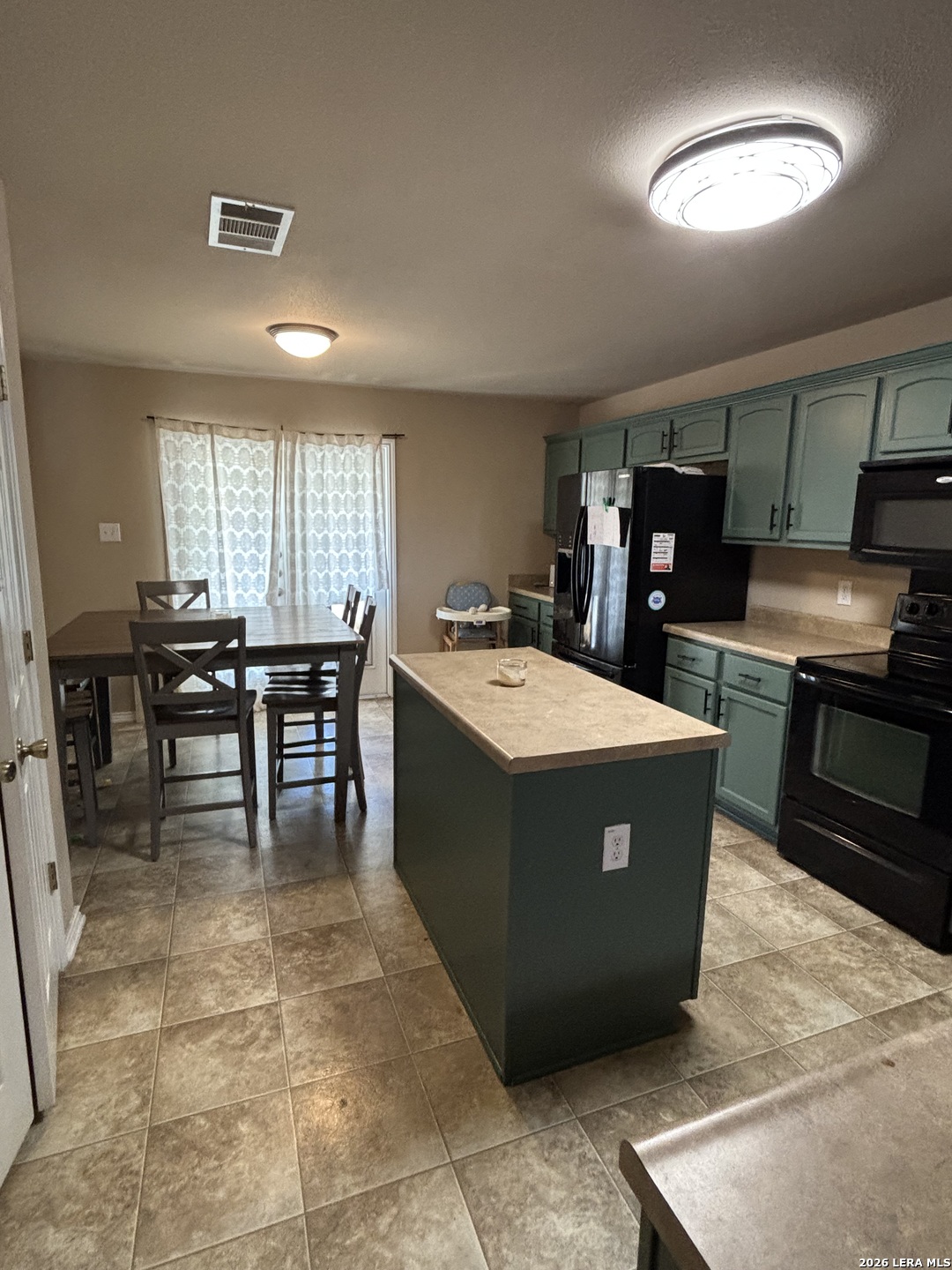 514 Erica Converse, TX 78109 - Photo 7 of 8