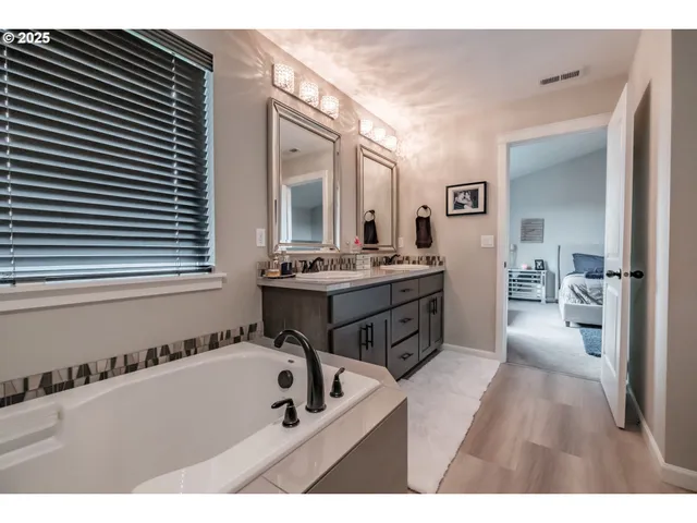 a view of a tennis court