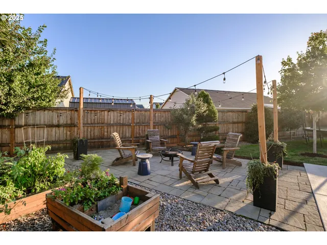 $619,900 | 2412 Northeast Summit Drive, Albany, OR 97321