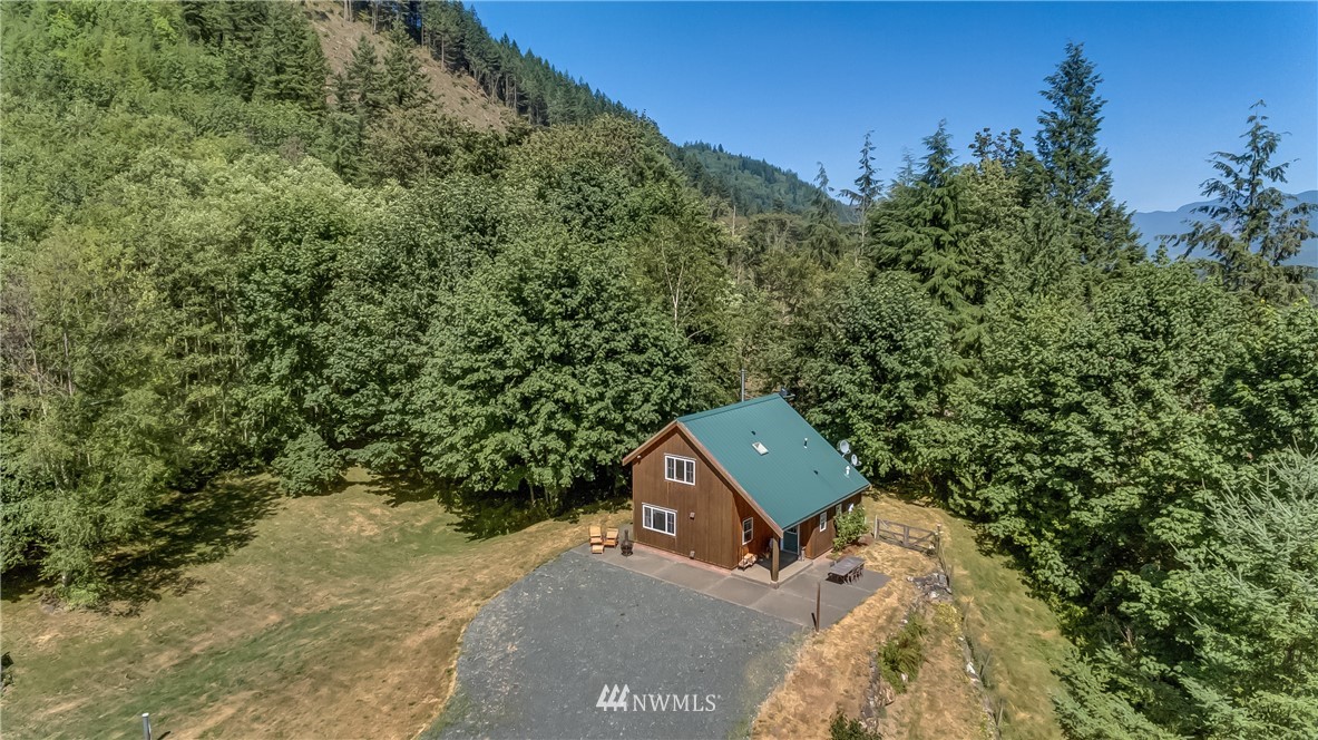 5770 Reese Hill Road Sumas, WA 98295 - Photo 3 of 23 Gallery Image 3