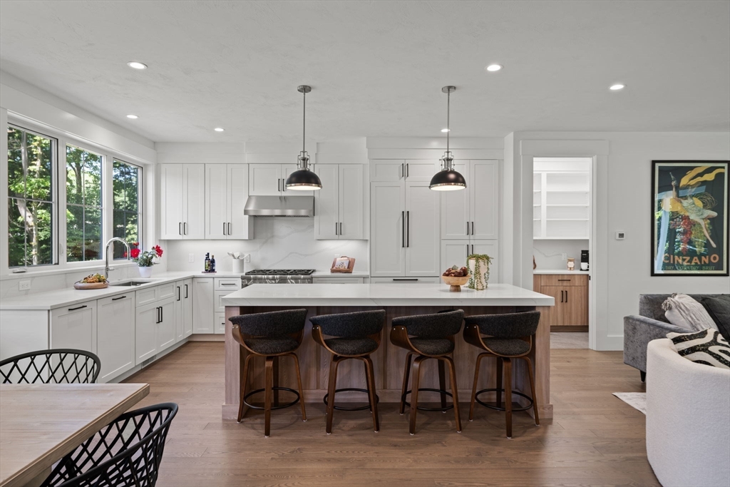 17 Upland Road Natick, MA 01760 - Photo 3 of 38