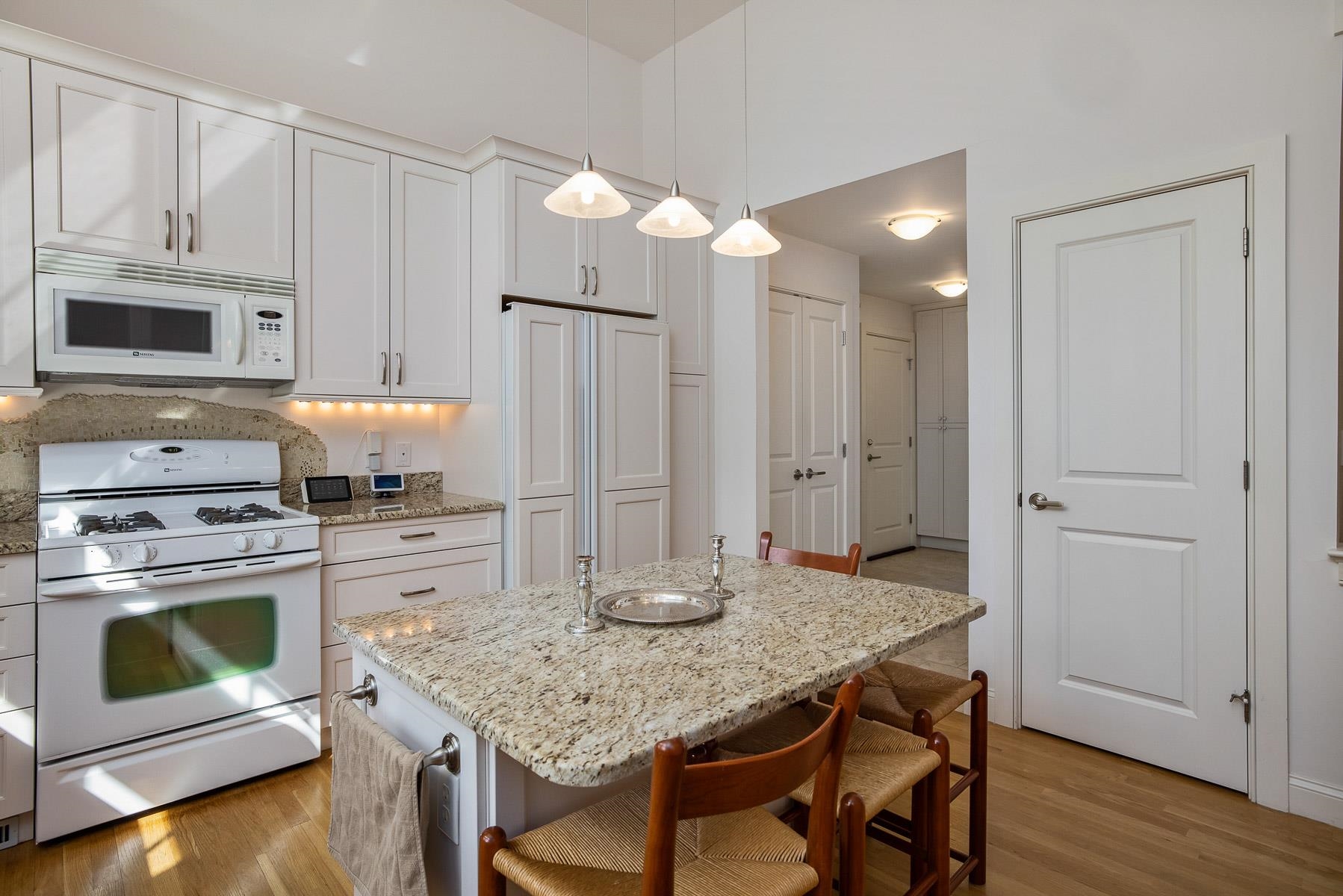 7 Locke Road New Castle, NH 03854 - Photo 3 of 40 Gallery Image 3