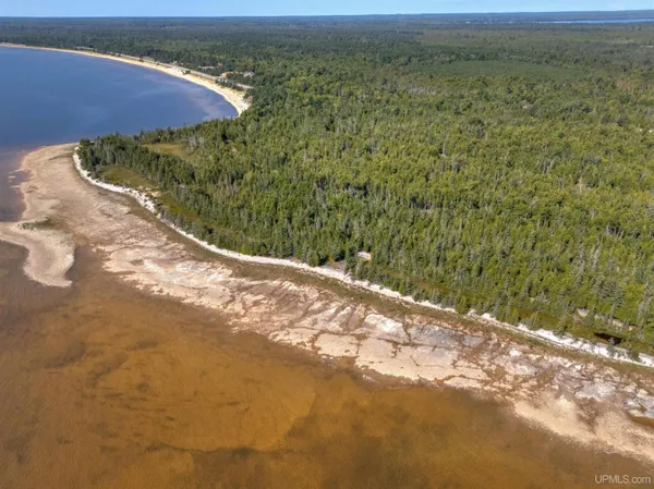 $975,000 | 2 Hwy Manistique Mi 49854 Highway, Manistique, MI 49854