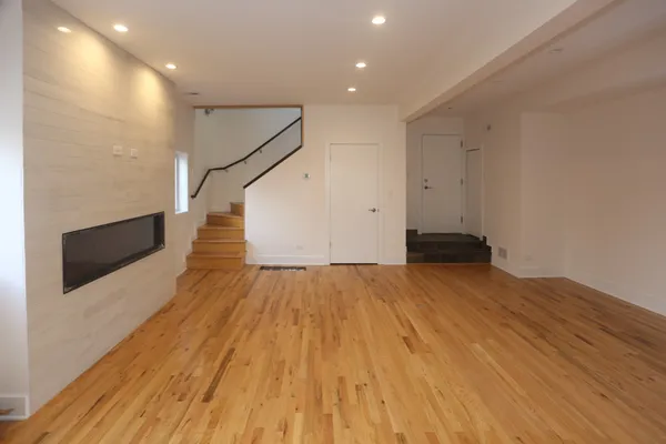 $3,075 | 1637 North Clybourn Avenue, Unit CH2, Chicago, IL 60614
