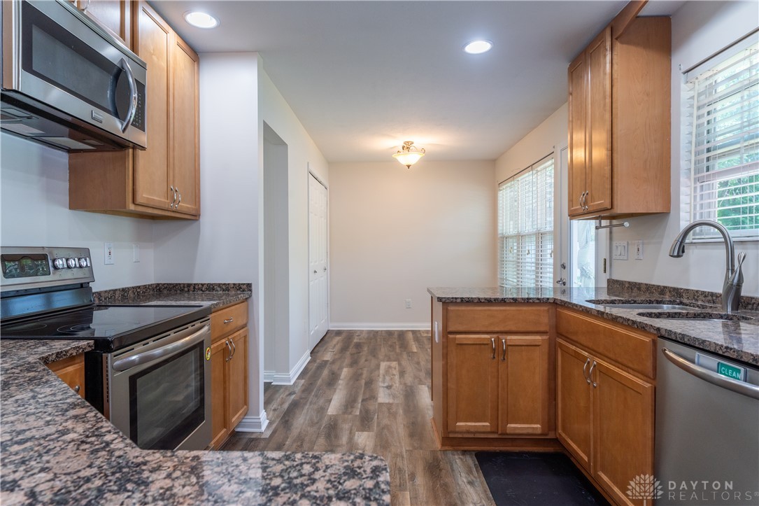 3415 Shakertown Road Beavercreek, OH 45430 - Photo 15 of 77
