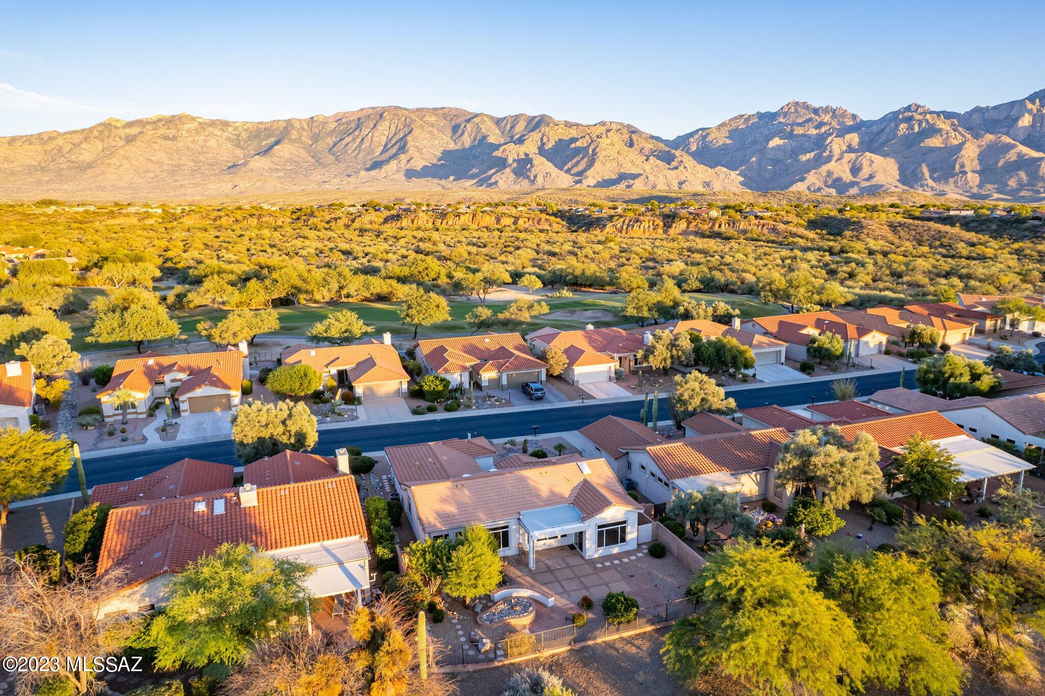 13611 North Pima Spring Way Oro Valley, AZ 85755 - Photo 6 of 49