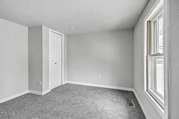 $2,400 | 1571 Granby Road, Unit 1, Kingsport, TN 37660