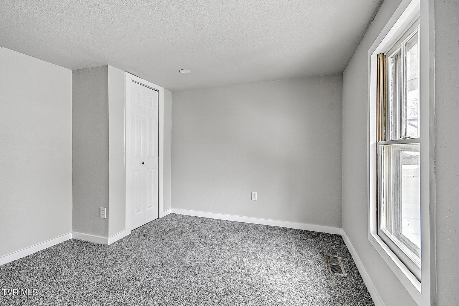 1571 Granby Road, Unit 1 Kingsport, TN 37660 - Photo 7 of 9 granby16