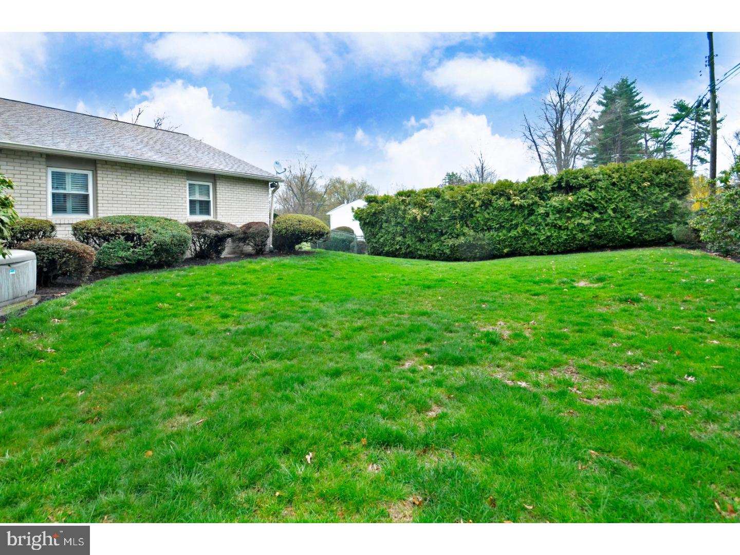 378 Andrew Road Huntingdon Valley, PA 19006 - Photo 6 of 25 Exterior Side