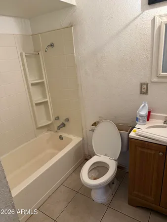 a view of empty room with a window