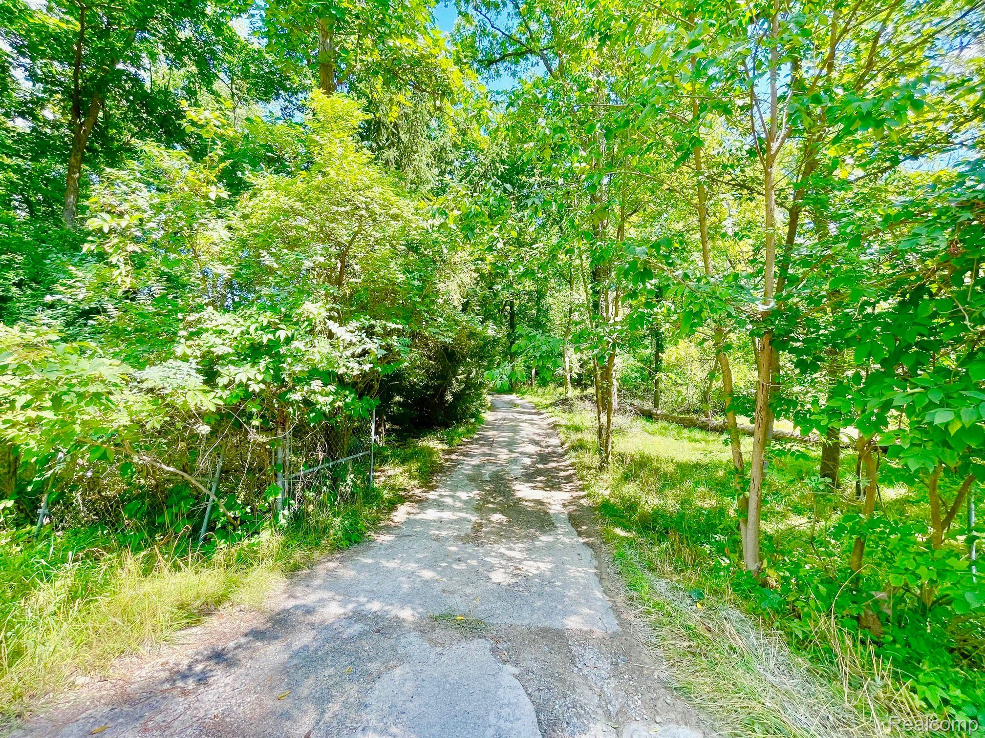 14347 Hogan Road Linden, MI 48451 - Photo 2 of 19 Gallery Image 2