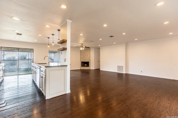 $1,550 | 5434 Mountain Vista Drive, San Antonio, TX 78247