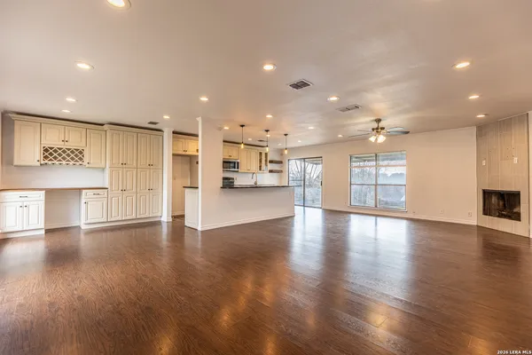 $1,550 | 5434 Mountain Vista Drive, San Antonio, TX 78247