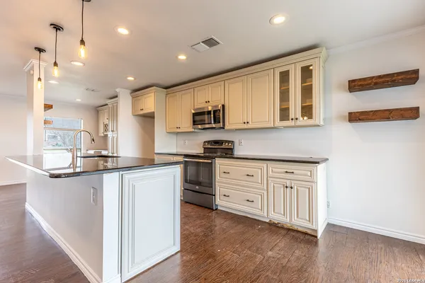 $1,550 | 5434 Mountain Vista Drive, San Antonio, TX 78247