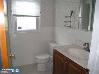484 Beaver Road Southampton, PA 18966 - Photo 9 of 11 Bathroom