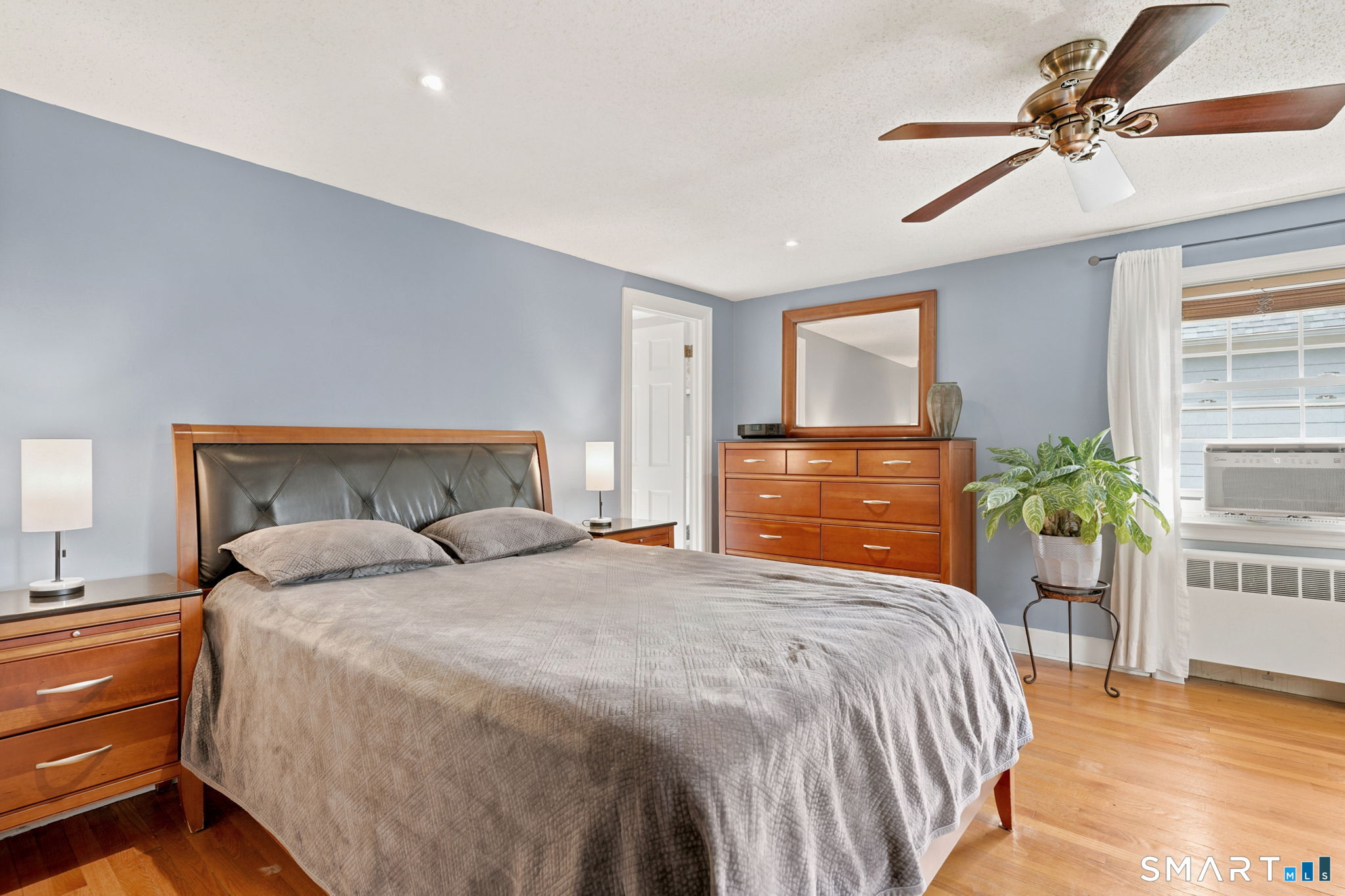 37 Cleveland Road New Haven, CT 06515 - Photo 17 of 30