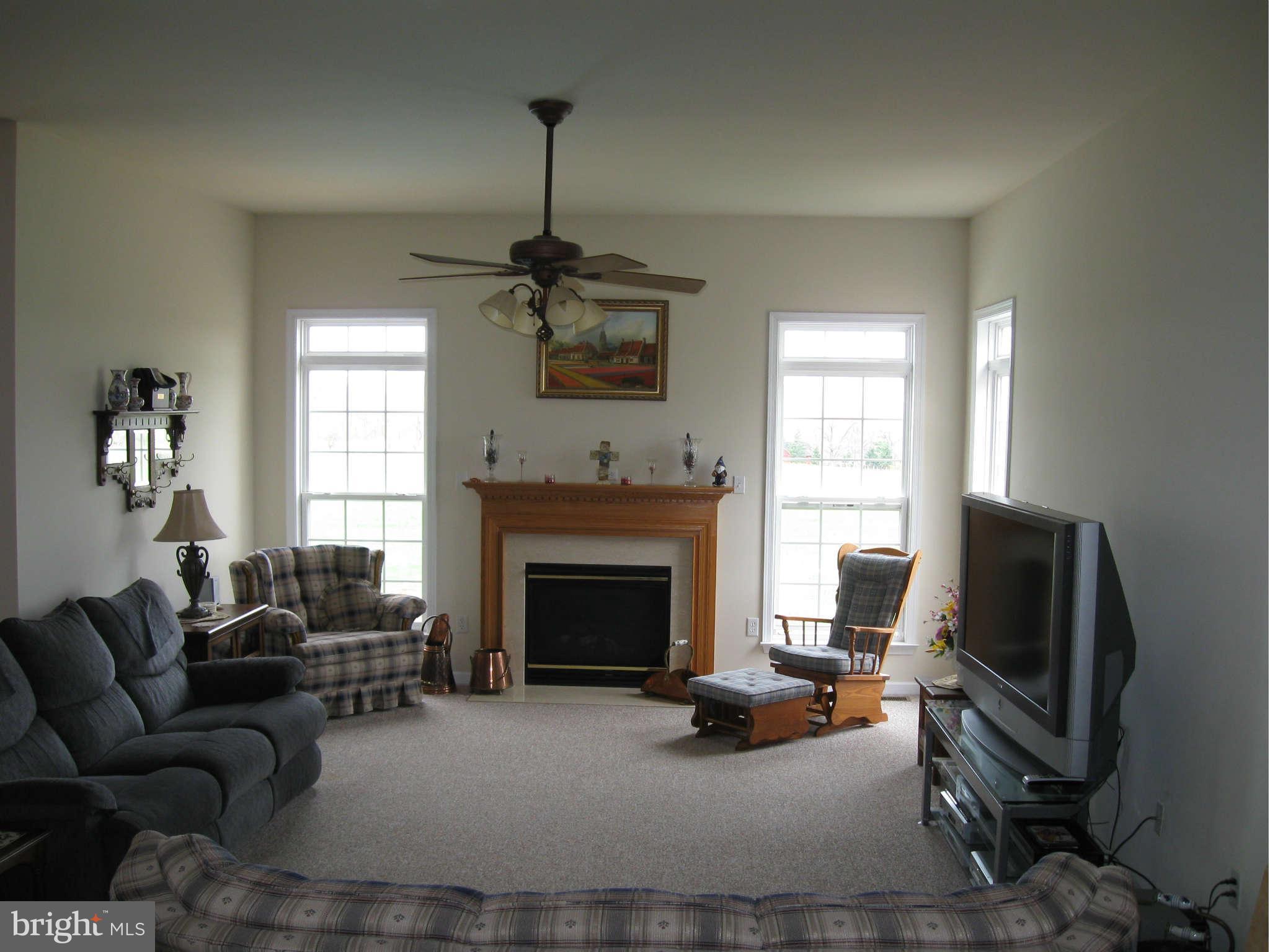 22432 Durberry Road Smithsburg, MD 21783 - Photo 22 of 30 Living Room