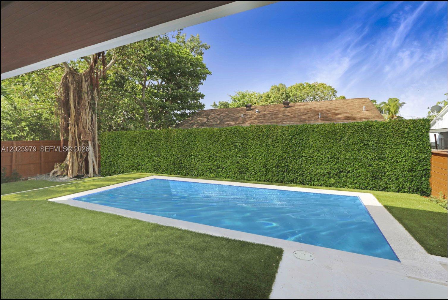 330 Southwest 19th Road Miami, FL 33129 - Photo 5 of 37