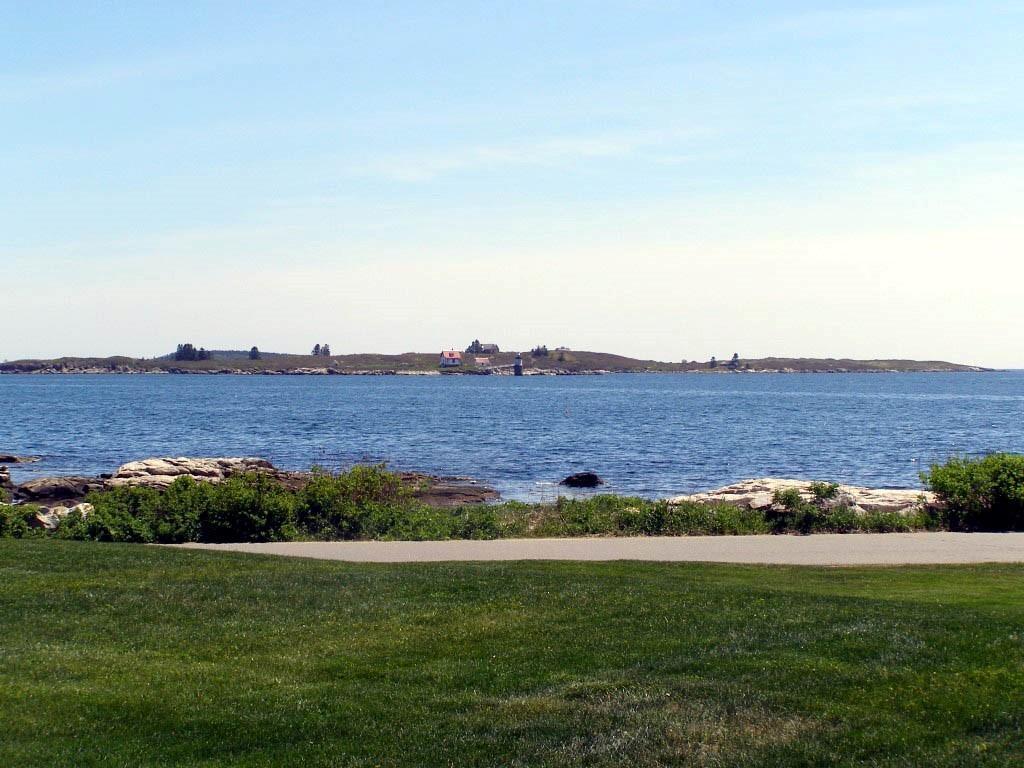 22 Spring Street East Boothbay, ME 04544 - Photo 3 of 27 This updated Ocean Point home has 5...