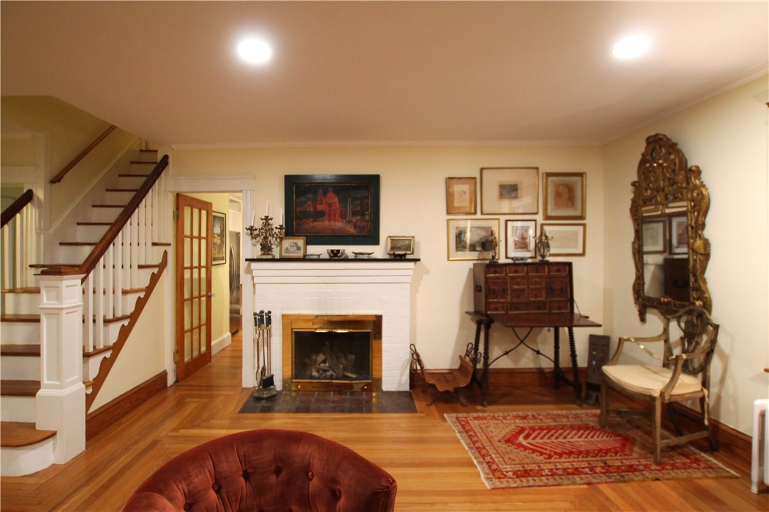 246 Washington Road Barrington, RI 02806 - Photo 11 of 34