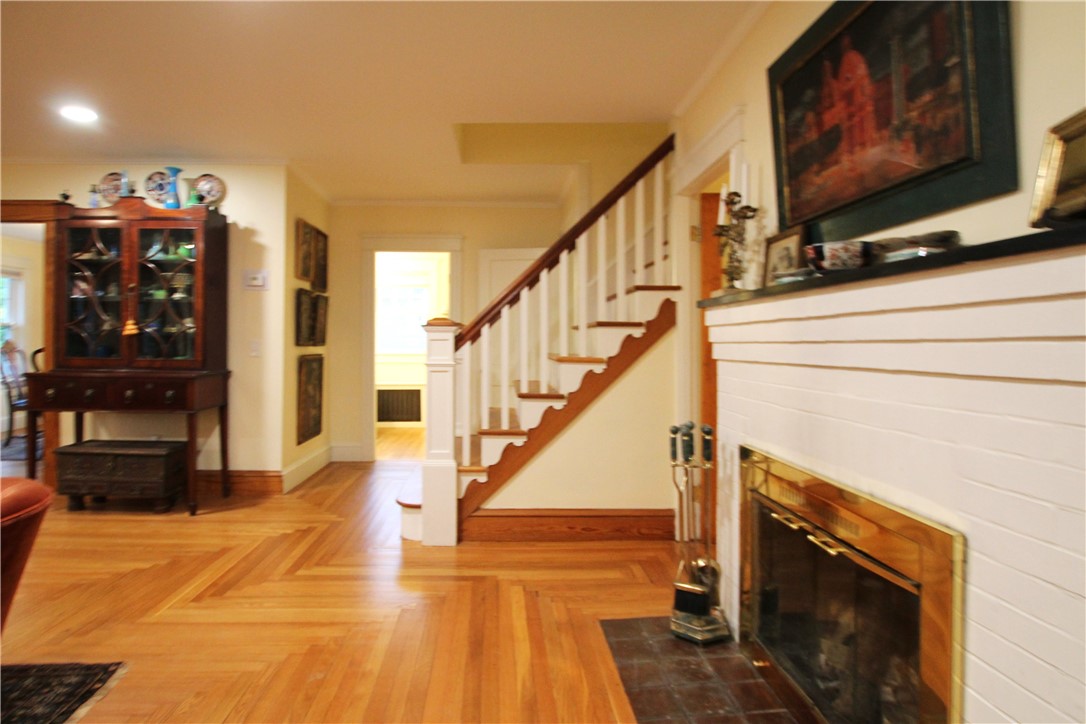 246 Washington Road Barrington, RI 02806 - Photo 14 of 34