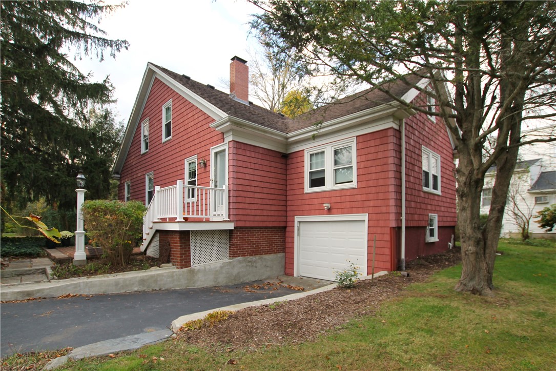 246 Washington Road Barrington, RI 02806 - Photo 3 of 34