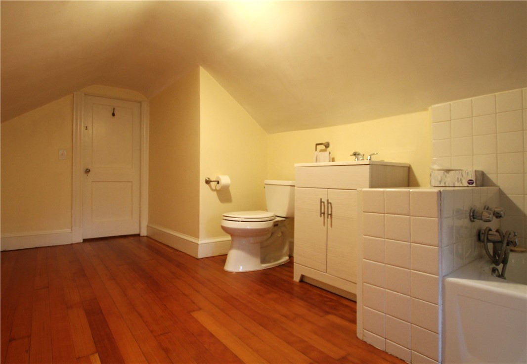 246 Washington Road Barrington, RI 02806 - Photo 31 of 34