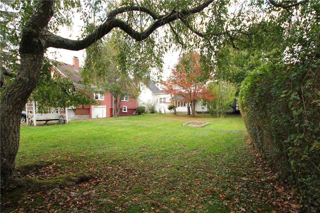 246 Washington Road Barrington, RI 02806 - Photo 5 of 34